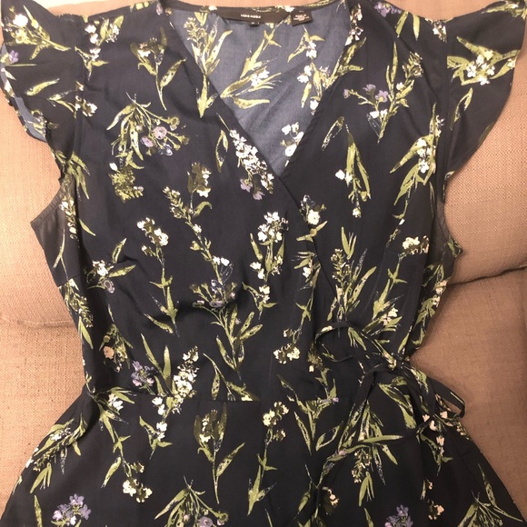 Gorgeous Vero Moda Women’s size medium blue and green wrap shirt - Picture 1 of 4